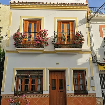 Holiday home Casa Familia Carabeo *