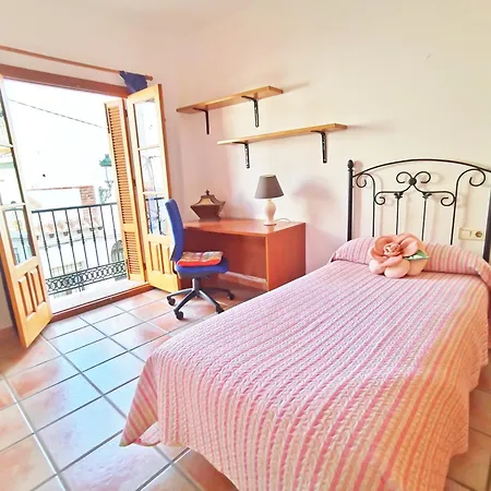 Casa Familia Carabeo Nerja