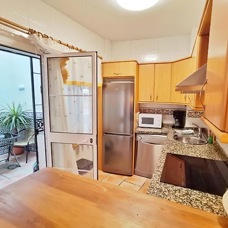 Casa Familia Carabeo * נרחה