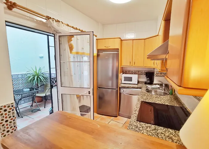 Casa Familia Carabeo * Нерха